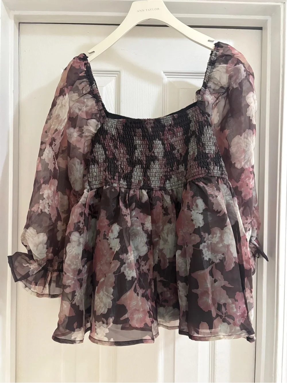 Entro Floral Puff-Sleeve Peplum Blouse in Mauve & Black